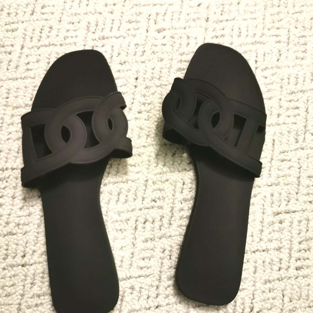 Brand new sandals!!